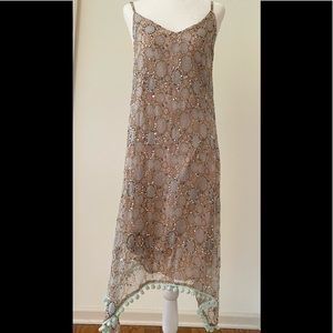 Beautiful dress with a touch of sparkle ✨